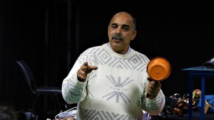 اثناء مشاركته بمهرجان المسرح التجريبي بالقاهرة..   لسعد المحواشي صانع الدمى وباعث البسمة على جمهور "الماريونات" يترجّل